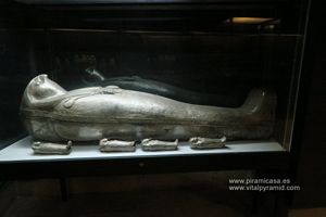 Sarc&oacute;fago Horus Haroeris museo de El Cairo 