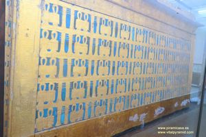 Tutankhamon cofre oro Museo de El Cairo fotos im&aacute;genes