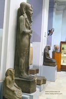 Estatua faraon Museo de El Cairo fotos im&aacute;genes