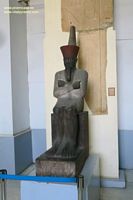 Estatua fara&oacute;n Museo de El Cairo fotos im&aacute;genes