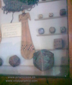 S&oacute;lidos plat&oacute;nicos Museo de El Cairo fotos im&aacute;genes