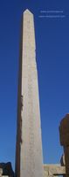 Obelisco Karnak jerogl&iacute;ficos 