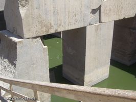 El Osiri&oacute;n con agua verde