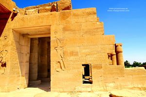 Frente Rameseum Egipto